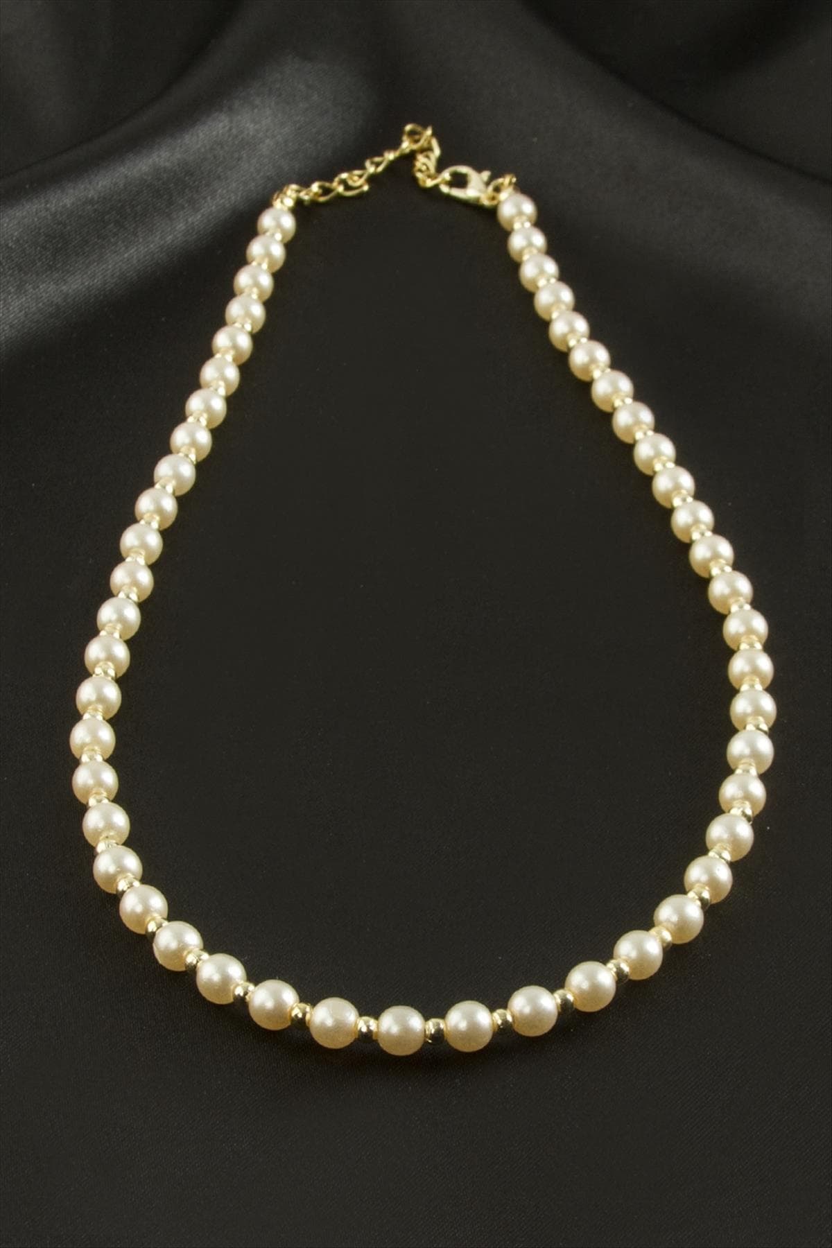 Krem Rengi İnci Kolye